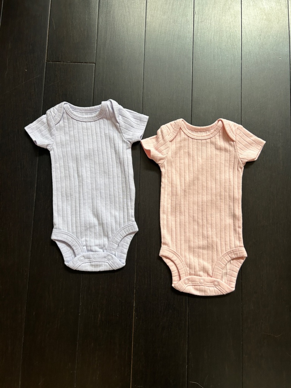 Carter’s Ribbed Short-Sleeve Onesies - Lavender & Pink Size Newborn